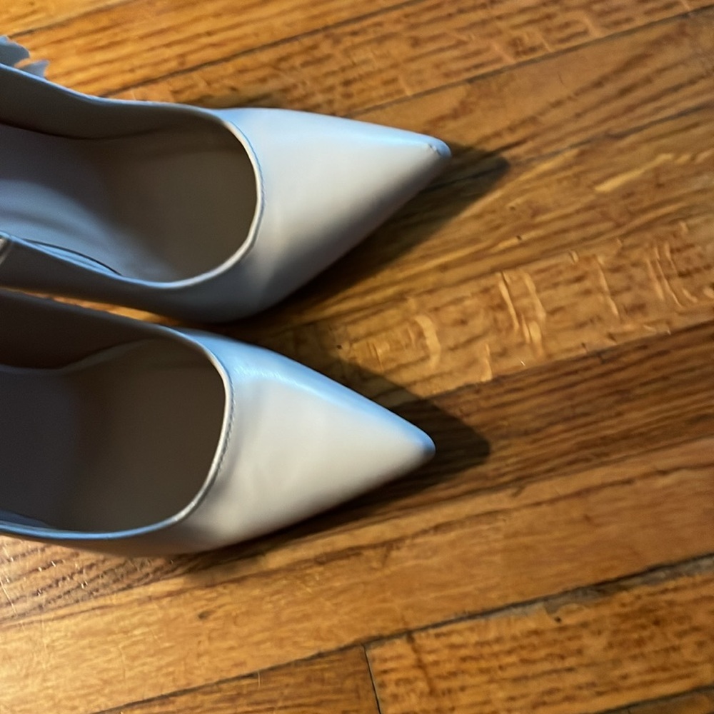 True Decadence flower embellishment classic pump - Picture 7 of 10